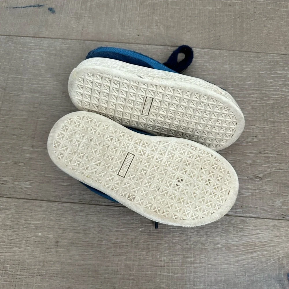 Puma suede Kids Navy and Light Blue Sneakers